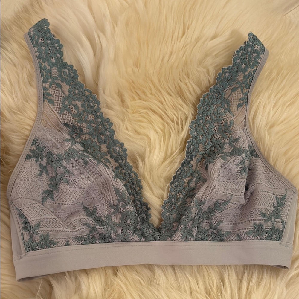 Wacoal Embrace Lace Bralette Set - Navy, White, Nude, Blue Bust Size 36/ Medium - Picture 8 of 10